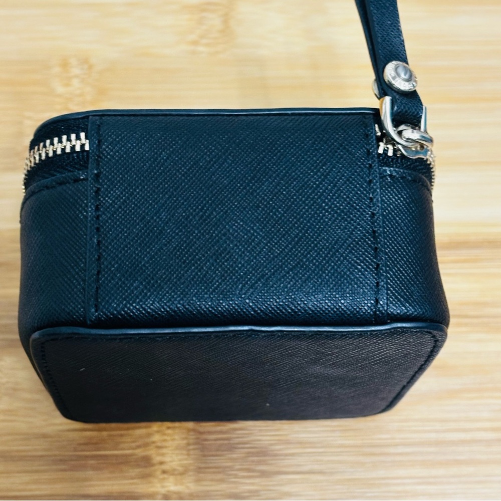Henri Bendel Black and White Striped Travel Jewelry Case - Picture 8 of 9